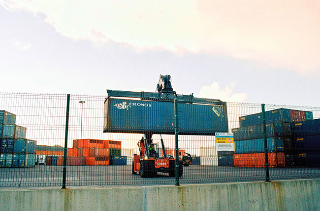 Transport d'un container de marchandises